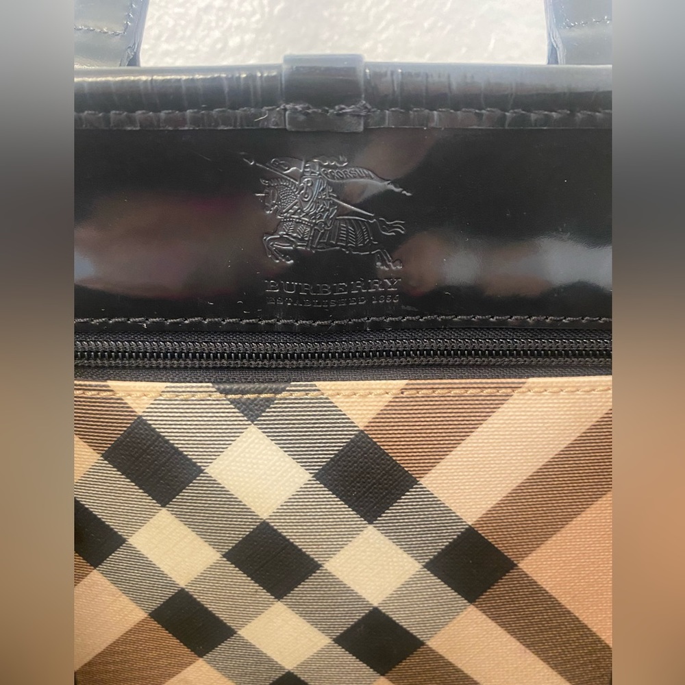 Authentic Burberry tote shoulder bag - Picture 7 of 9
